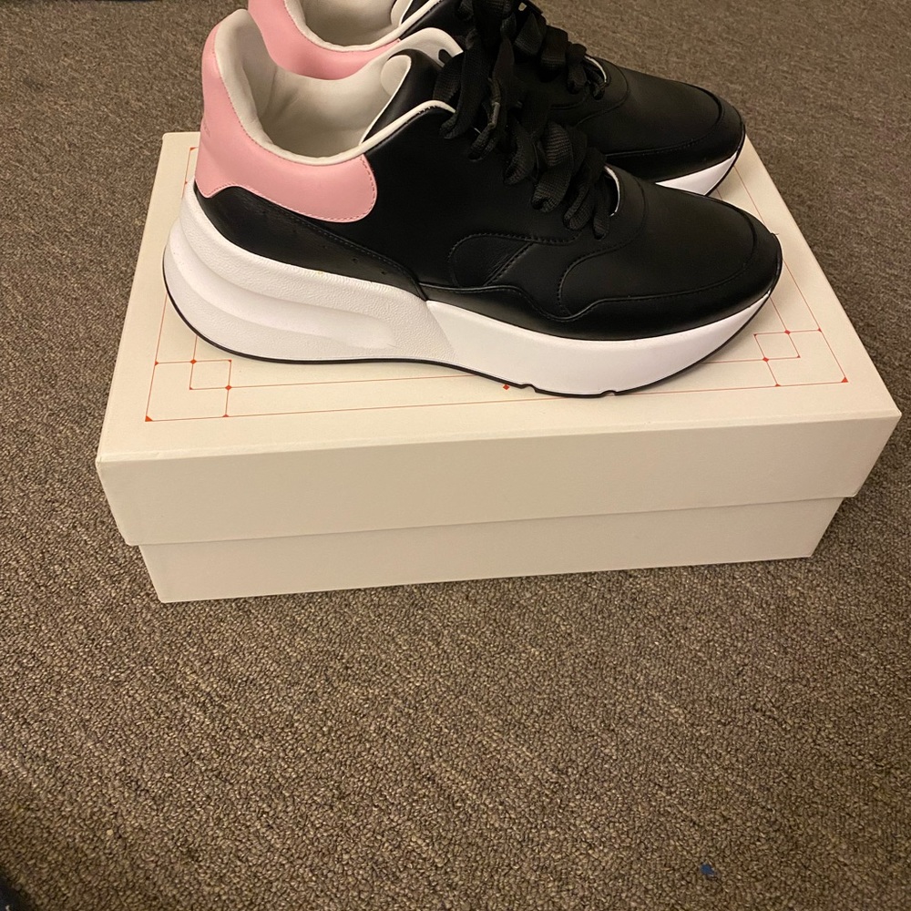 Pre-loved. Size 39